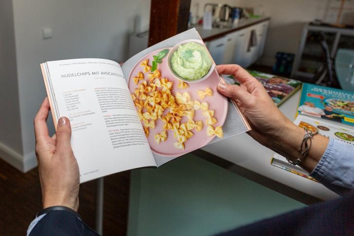 Kochbuch mit Fotografien von Mona Binner
