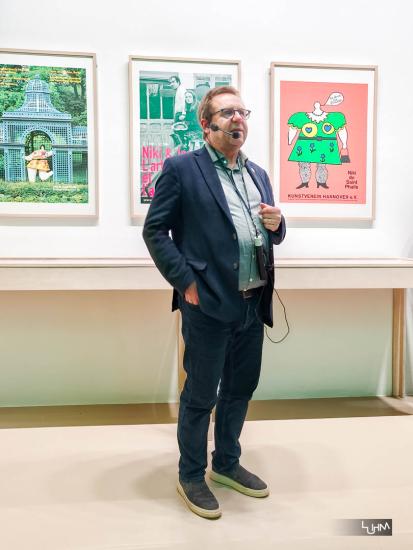 Direktor Reinhard Spieler führte durch die Ausstellung – Foto: Thorsten Luhm