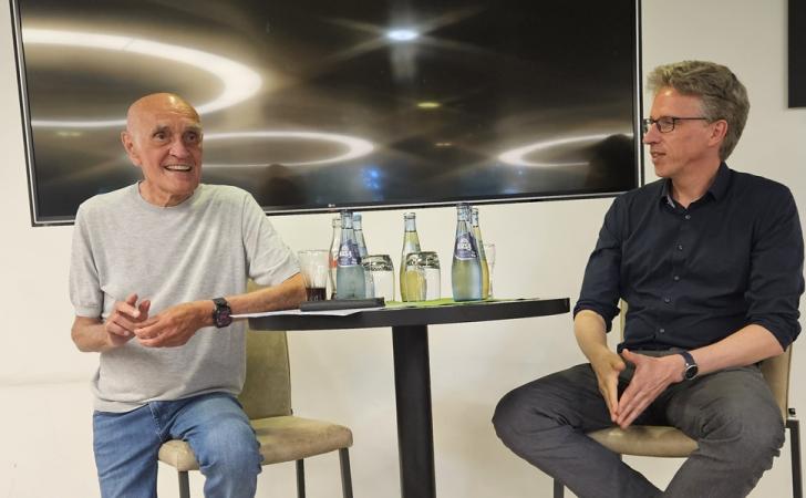 Martin Kind mit Moderator Heikol Randermann