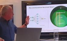Prof. Michael Clasen bei seinem Vortrag